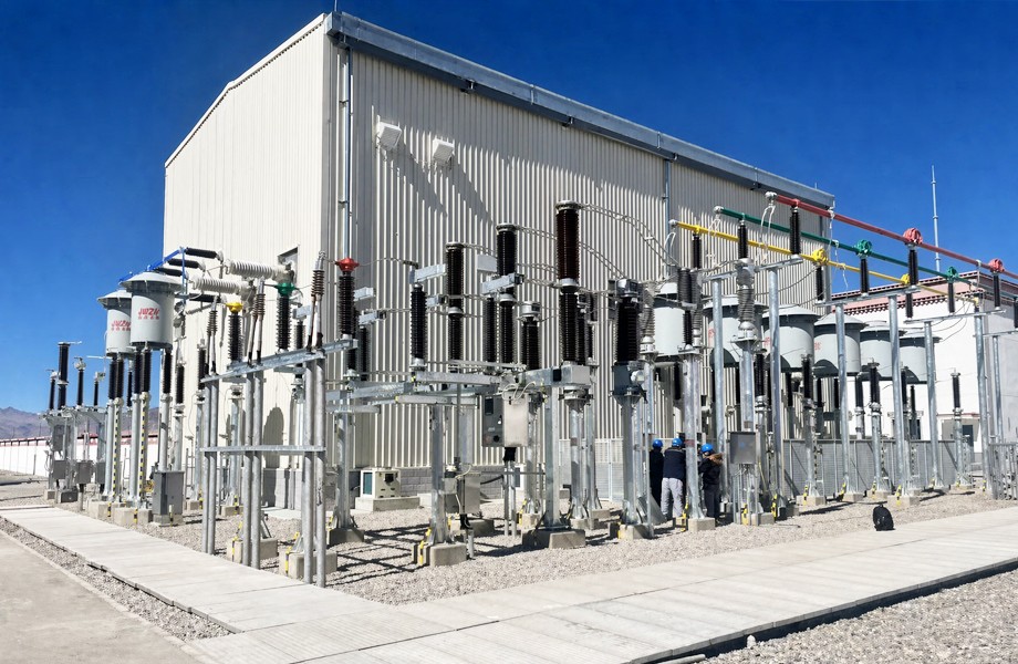 Dynamic voltage regulation of power grid